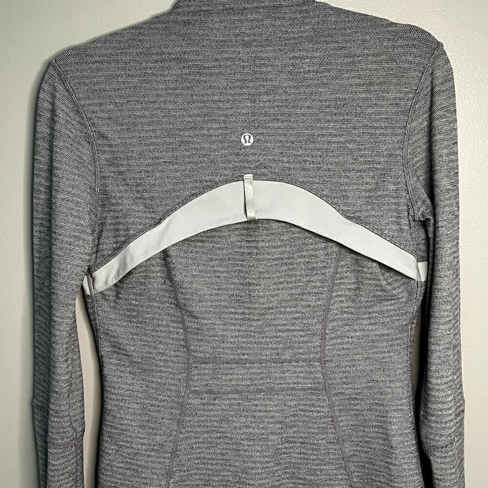 Lululemon Define Jacket In size M (8-10) - Picture 6 of 9